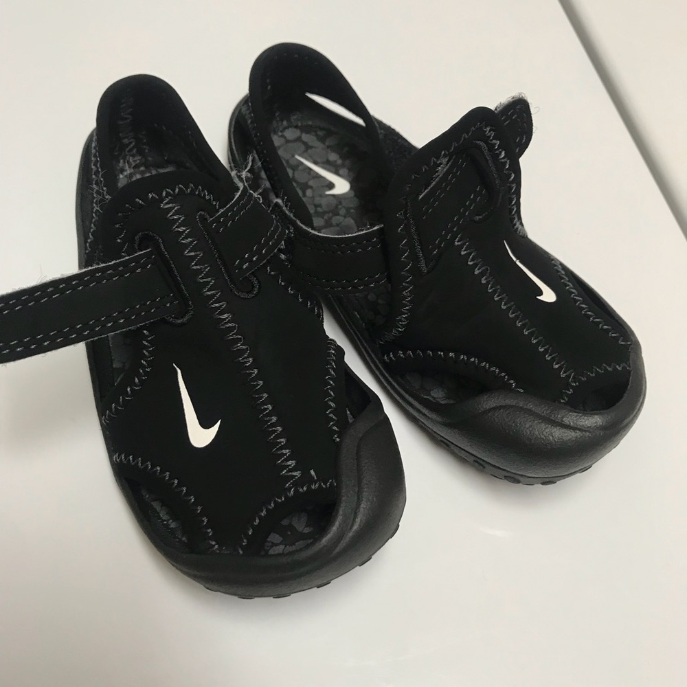 Toddler Nike sandals